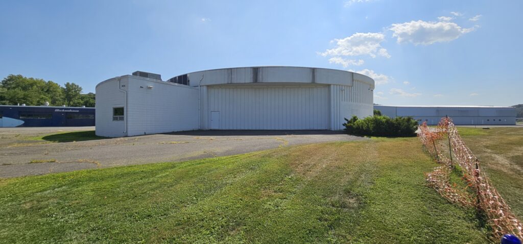 Danbury Airport – 45B Miry Brook Road, Miry Brook Road, Danbury